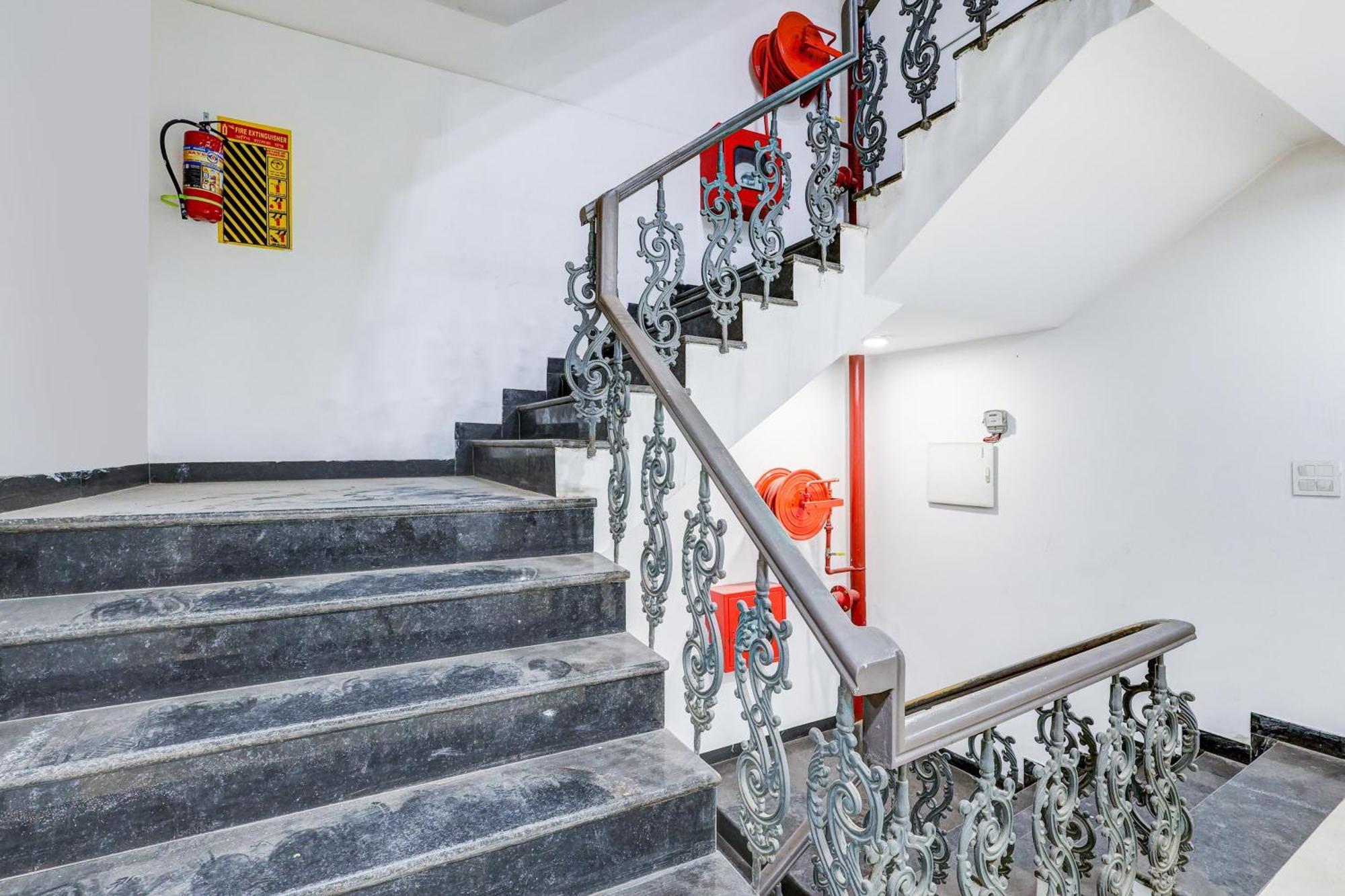 Super Collection O Shalimar Bagh Ξενοδοχείο Δελχί Εξωτερικό φωτογραφία
